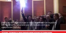 Albania, scontri al Parlamento dopo accuse di corruzione