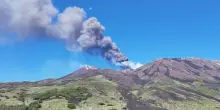 Eruzione Etna, riprese le operazioni di volo all'aeroporto di Catania