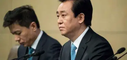 Cina, fondatore colosso immobiliare Evergrande condannato a ergastolo