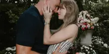 Taylor Swift e Travis Kelce si sposano, l'annuncio sui social