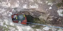 Cuneo, speleologo incastrato a 120 metri profondit&agrave; in una grotta