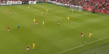 Malore per Eriksen in Danimarca-Ucraina: giocatore sta bene