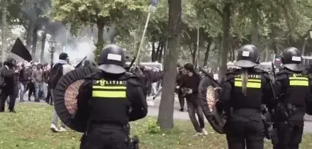 L&rsquo;Aia, scontri tra manifestanti di estrema destra e polizia