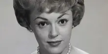 Peggy King, morta a 96 anni l'attrice e cantante degli anni Cinquanta