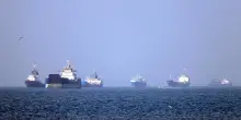Iran, battaglia a Hormuz: Usa aprono corridoio. Teheran smentisce LIVE