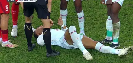 Mbapp&eacute;, gol e infortunio al ginocchio in Turchia-Francia