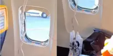 Grecia, finestrino esplode su volo Ryanair: passeggero trattenuto per non finire fuori
