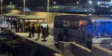 Migranti, neonata morta per ipotermia a Lampedusa dopo lo sbarco