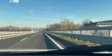Incidente bimba in autostrada, si cerca autista di furgone