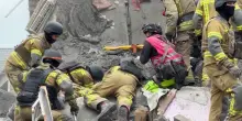 Ucraina, attacco russo su Zaporizhzhia: 3 bambini tra morti