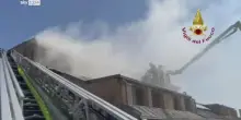Incendio Fiorenzuola d'Arda, rogo al palazzetto dello spor