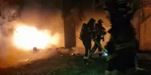 Bolzano, motorini in fiamme: evacuati 83 inquilini di un condominio