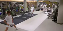 Wimbledon, il riscaldamento di Sinner in palestra