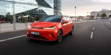 Salone Auto Parigi 2026, tutte le novit&agrave; di BYD: svelato nuovo modello