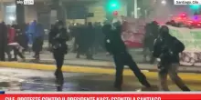 Cile, proteste contro il presidente Kast: scontri a Santiago