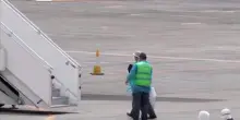 Hantavirus, primo volo di evacuati atterrato a Madrid