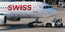 Usa, atterraggio emergenza per volo Zurigo-New York: 'Fumo in cabina'