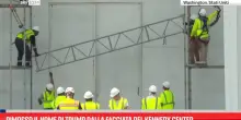 Rimosso il nome di Trump dalla facciata del Kennedy Center
