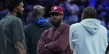 LeBron smentisce le voci: 'Non ho mai ripreso Embiid per un ritardo all'allenamento'