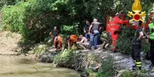Reggio Emilia, si tuffa in un torrente e non riemerge: morto un 14enne