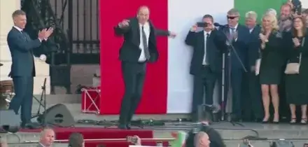 Ungheria, futuro ministro Salute balla al giuramento di Magyar