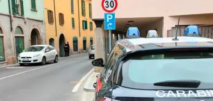 Rissa a coltellate in strada nel Varesotto, un morto e due feriti