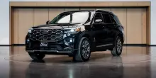 Ford, una Explorer speciale per Papa Leone XIV