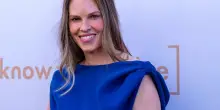 Hilary Swank, l'attrice &egrave; incinta del terzo figlio all'et&agrave; di 52 anni