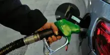 Benzina, le accise mobili e lo sconto che arriva in ritardo