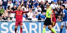 FOTO. Malen, espulso in Como-Roma: cosa rischia per il rosso diretto