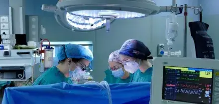 Operata al cuore neonata prematura di 600 grammi a Patti, sta bene