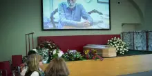 Carlo Petrini, camera ardente a Pollenzo: 'Le tue idee ci guideranno'