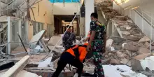 Indonesia, terremoto di magnitudo 7.7. Le foto