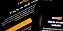 Ue: Pornhub e altri siti per adulti violano legge a tutela dei minori