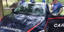 Salerno, famiglia aggredita durante rapina in casa: bimba d&agrave; l'allarme