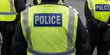 Uccise 18enne in Gb e si finse vittima razzismo: ergastolo e polemiche