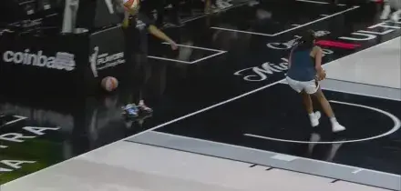 Playoff WNBA, Las Vegas-Indiana 102-85