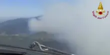 Incendio sul monte Faeta, nella notte evacuate 3500 persone. VIDEO