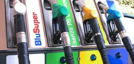 Carburanti, sconto sulle accise in scadenza: verso una nuova proroga