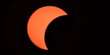 Eclissi solare, al tramonto lo spettacolo assente da 27 anni