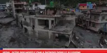Nepal, oltre 900 morti e 5mila dispersi dopo le alluvioni