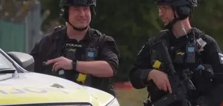 Uk, rilasciati su cauzione i 5 sospetti terroristi