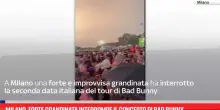 Milano, forte grandinata interrompe il concerto di Bad Bunny