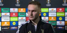 Koopmeiners spiega lo schema su punizione con Douglas Luiz