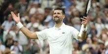 Djokovic al 3&deg; turno: Tsitsipas battuto in tre set