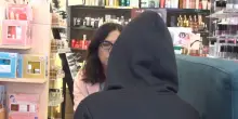 Le vittime di violenza chiedono aiuto in farmacia