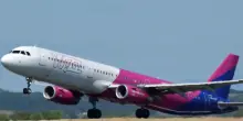 Luton, disastro sfiorato: volo non finito fuori pista per due secondi