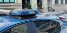Torino, si incontrano per chiarire: aggredisce a morsi rivale in amore