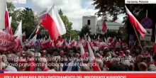 Folla a Varsavia per l'insediamento del presidente Nawrocki