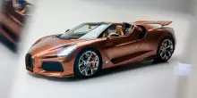 Auto, la nuova Bugatti W16 Mistral omaggia Il Piccolo Principe. FOTO